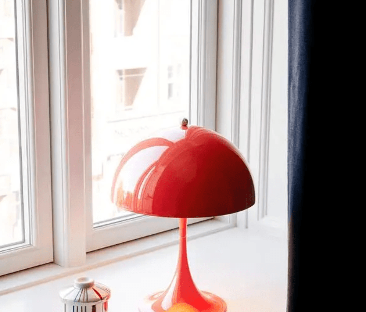 Louis Poulsen Panthella 250 Portable Opaque Coral