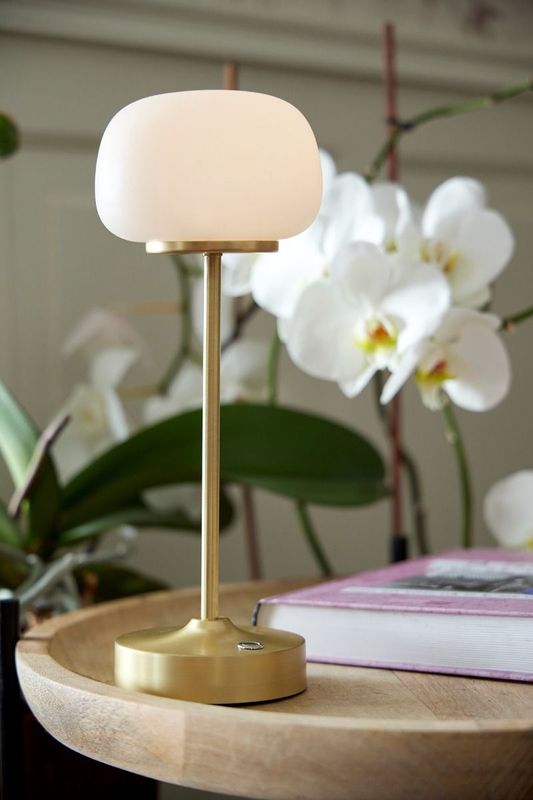 Ms Millie Oppladbar bordlampe, messing/opal